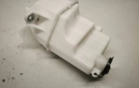Lexus RX V Coolant expansion tank/reservoir 