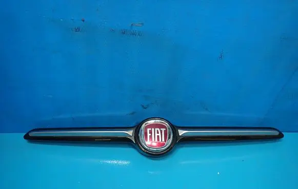 Fiat 500X Front bumper upper radiator grill 735692168