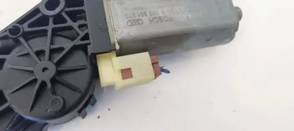 BMW 7 E65 E66 Seat adjustment motor 0390201973