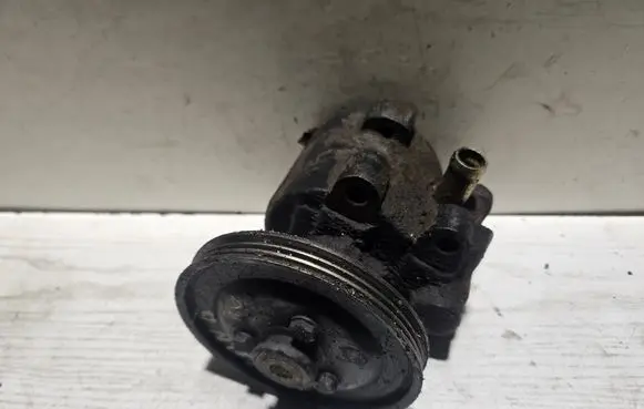 Renault Megane I Power steering pump 7700866436B 7846075