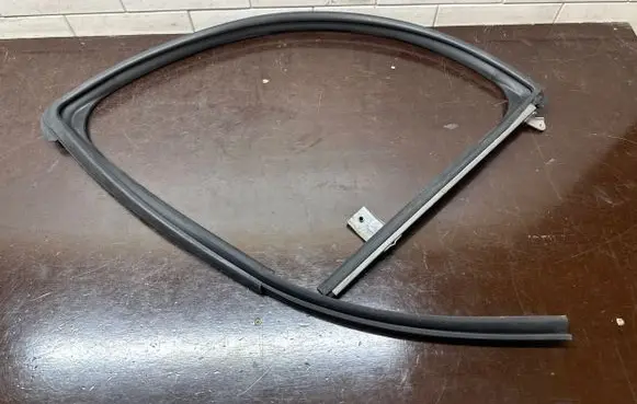 Honda HR-V Rubber seal rear door 