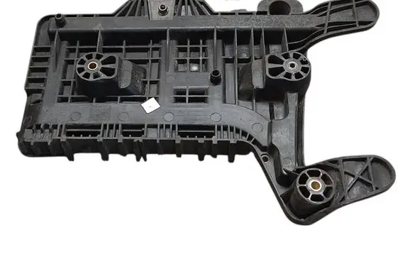 Volkswagen Golf VI Battery tray 1K0915333