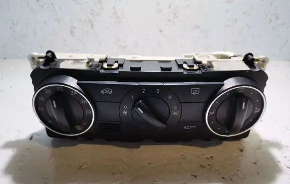 Mercedes-Benz A W169 Climate control unit A1698301385