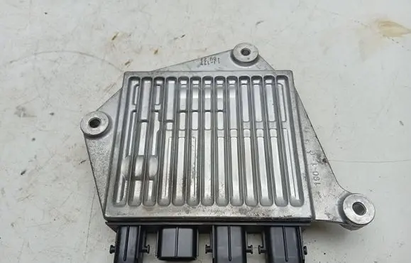 Lexus RX 450H Fuel injection control unit/module 8987130040