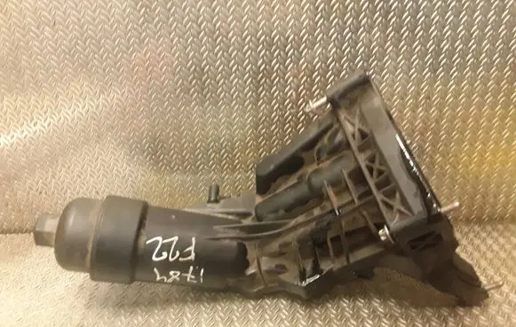 BMW 2 F22 F23 Oil filter cover 8513963