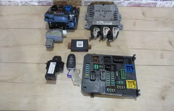 Citroen C4 II Picasso Other control units/modules 9808376980