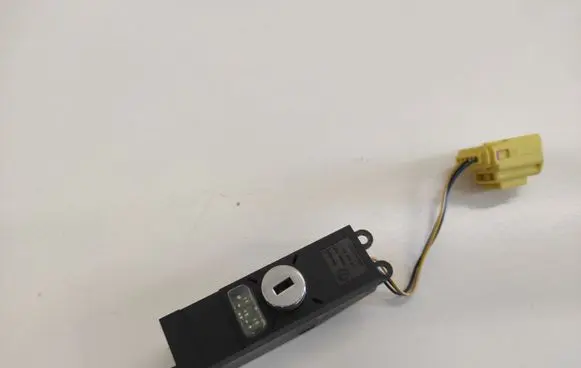 Volkswagen Touareg I Passenger airbag on/off switch 7L6919211