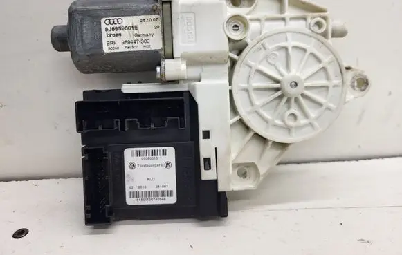 Audi TT TTS Mk2 Front door window regulator motor 8J8959801E