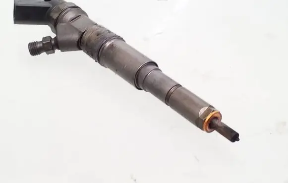 BMW 5 E60 E61 Fuel injector 7793836