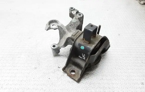 Nissan Prairie Engine mount bracket