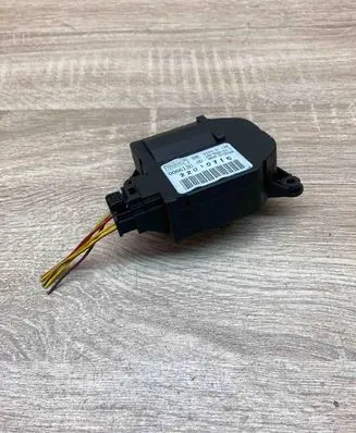 Opel Vectra C Air flap motor/actuator 006613U 2201071C