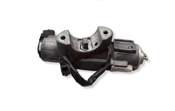 Toyota Avensis T250 Ignition lock 450200504