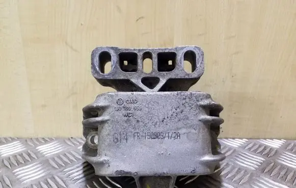 Skoda Octavia Mk1 (1U) Gearbox mount 1J0199555AP
