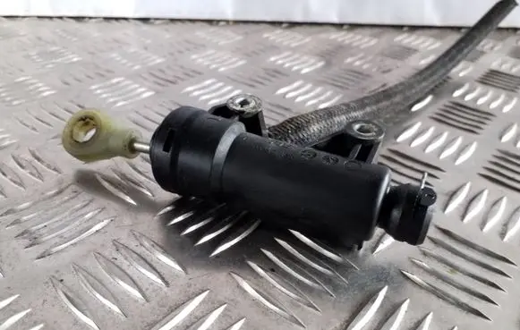Clutch master cylinder