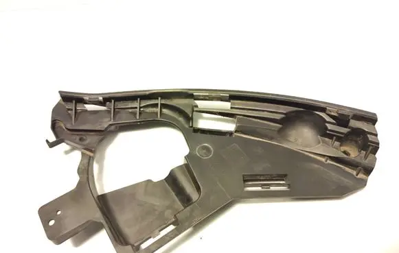 Volvo XC60 Front bumper mounting bracket 31383886