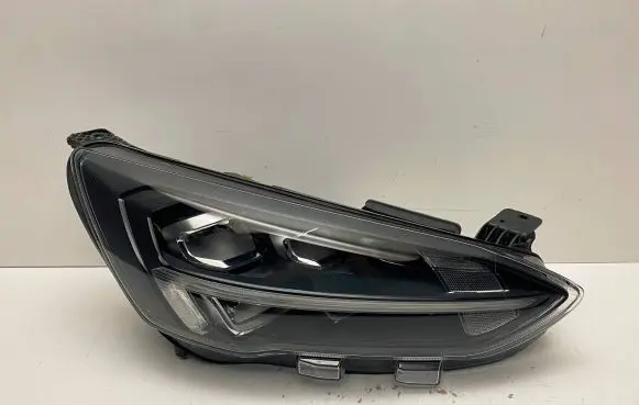 Ford Focus Headlight/headlamp JX7B13E014CE