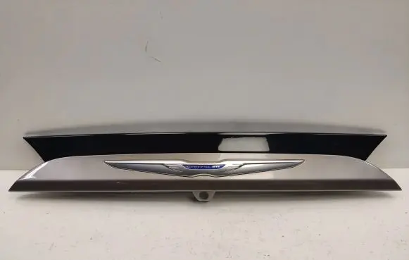 Chrysler Pacifica Trunk door license plate light bar 5RL87TRMA 5RL88PTEAG