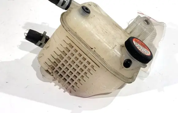 Toyota C-HR I Coolant expansion tank/reservoir