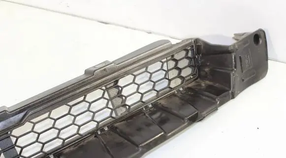 BMW X5M E70 Front bumper upper radiator grill 7205906 10503410