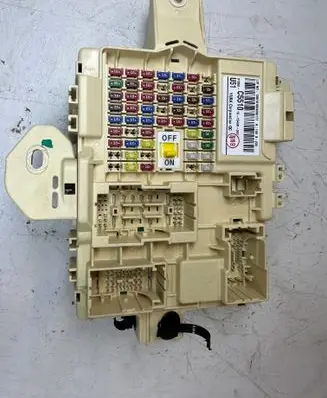 KIA Sorento Fuse module PA66TD30
