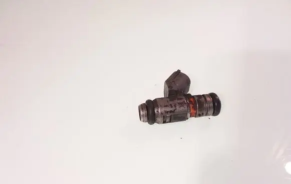 Skoda Octavia Mk1 (1U) Fuel injector 036031G