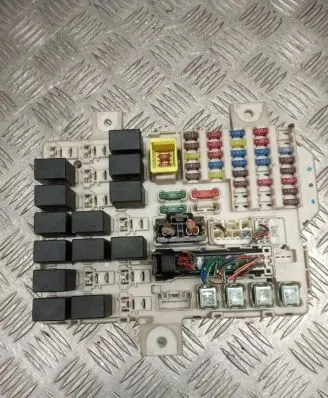 Mitsubishi Colt Fuse box set 8637A170 5WK45101H