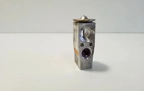 Skoda Superb B8 (3V) Air conditioning (A/C) expansion valve 5Q0816679B CZ4475005211