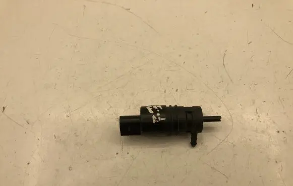 BMW 5 F10 F11 Windscreen/windshield washer pump 6934160