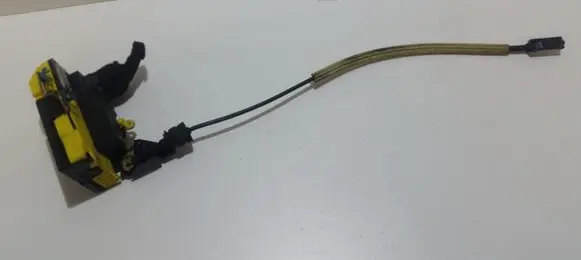 Volvo XC90 Front door lock 30634617
