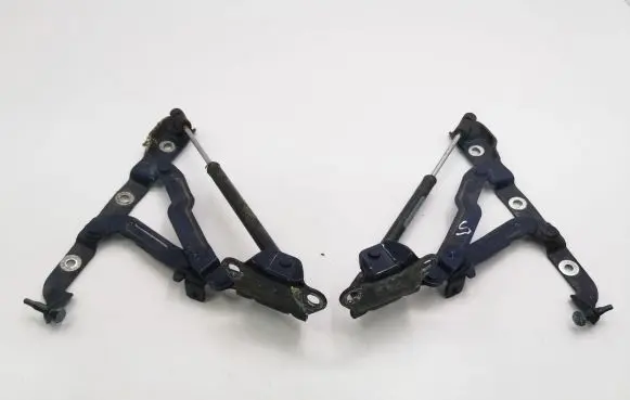 Chrysler 300 - 300C Tailgate/trunk/boot hinge 276SQA5M 05085859AA