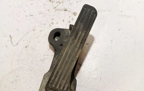 Volkswagen Caddy Accelerator throttle pedal 65104100