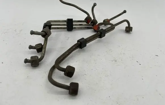 Volkswagen II LT Fuel line pipe 4669156 R33023