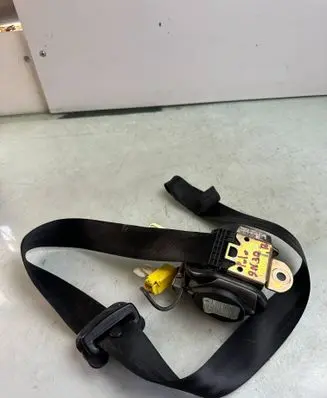 Volkswagen Polo IV 9N3 Front seatbelt 6L3857706G 04167053 047053