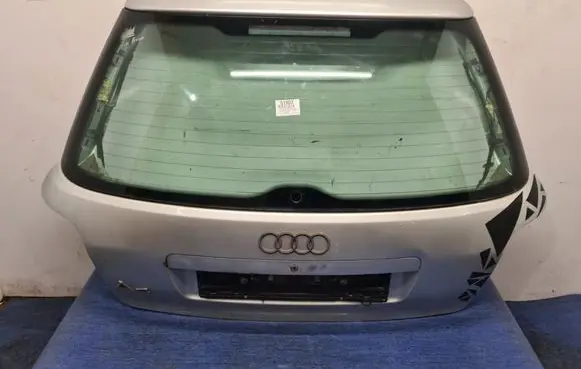 Audi A4 S4 B5 8D Tailgate/trunk/boot lid