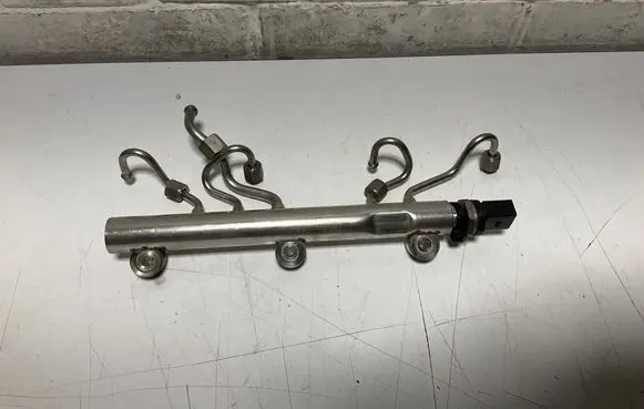 BMW 6 F06 Gran coupe Fuel main line pipe 7642156 7620946