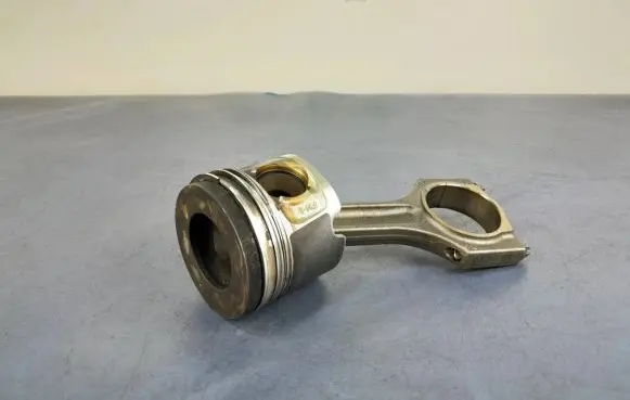 BMW 5 F10 F11 Piston 0840ZU
