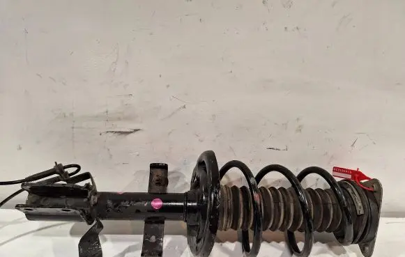 Renault Clio IV Front shock absorber/damper