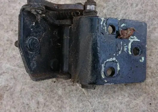 Jaguar XJ X40 Rear door lower hinge