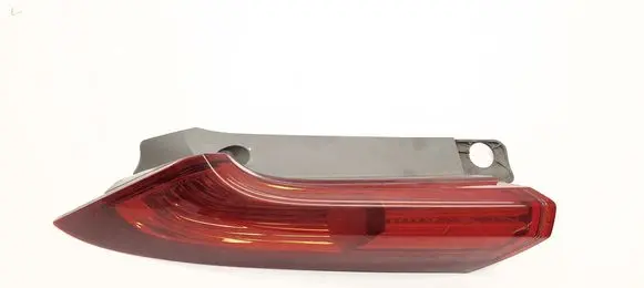 Tailgate rear/tail lights