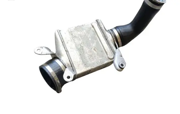 BMW 7 F01 F02 F03 F04 Intercooler radiator 7575405 P3423006 7575403