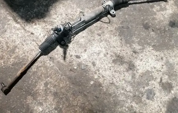 Toyota Avensis T250 Steering rack