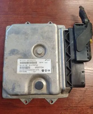 Fiat Fiorino Engine control unit/module 55257724 MJD8F3Q7 B9W5429W