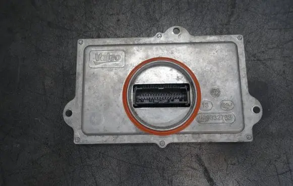 Peugeot 3008 II Xenon control unit/module 90089469