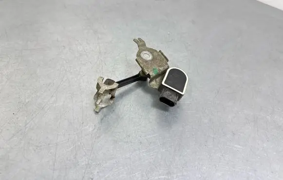 Mercedes-Benz GLC X253 C253 Air suspension front height level sensor A0009053704