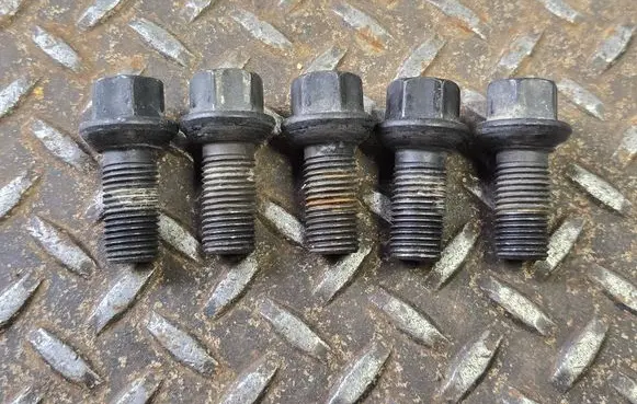 Mercedes-Benz A W177 Nuts/bolts