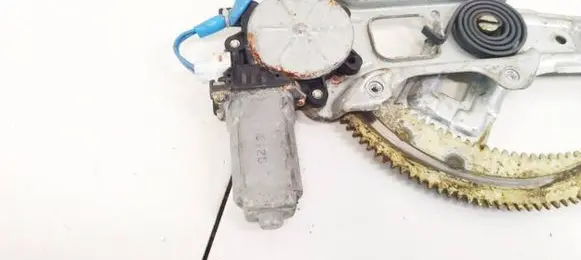 Honda CR-V Front door window regulator motor