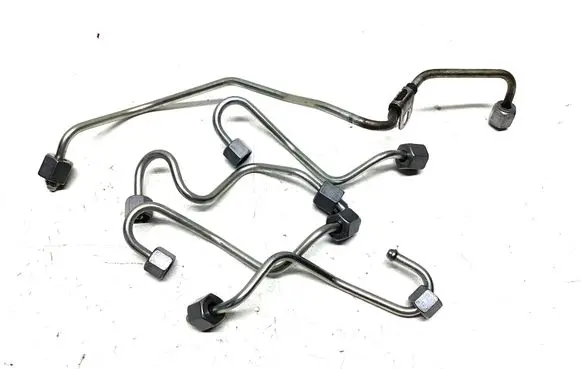 Fuel injector supply line/pipe