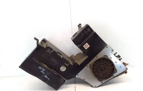 Audi A4 S4 B5 8D Subwoofer speaker 8D9035381