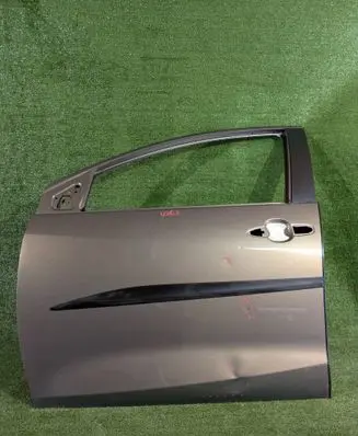 Toyota Yaris XP210 Front door 