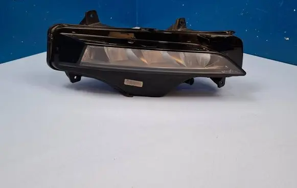 Skoda Octavia Mk4 Front fog light 5E3941700 0021289504